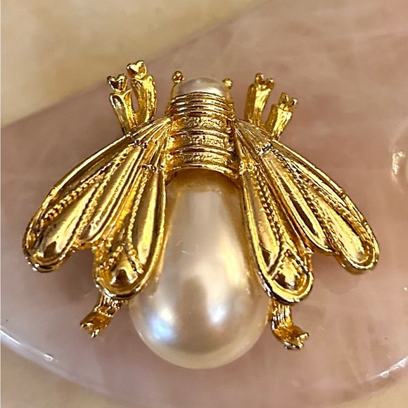 Vintage Bee Brooch Faux Pearl Gold-tone - Picture 6 of 17